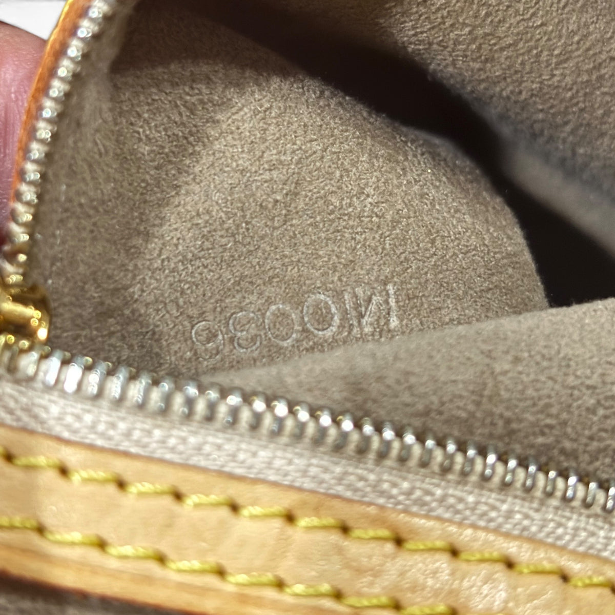 Louis Vuitton Murakami Aurelia MM Black Multicolore product photograph 17 - VaultedVIP