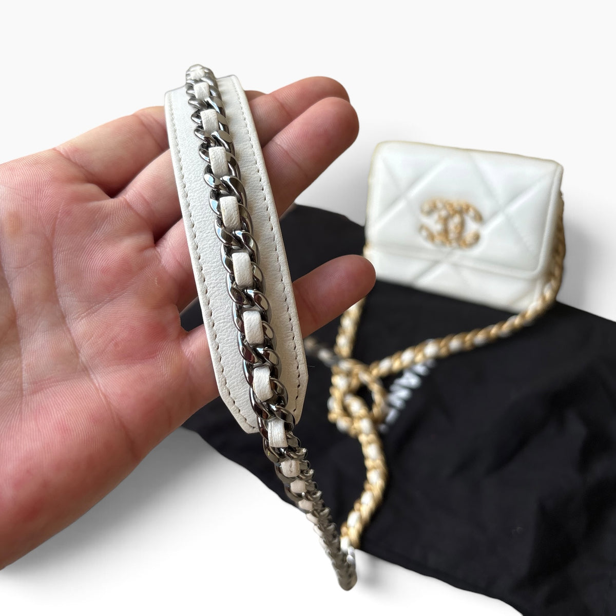 CHANEL 19 White O-Coin Purse Chain Crossbody product photograph 4 - VaultedVIP