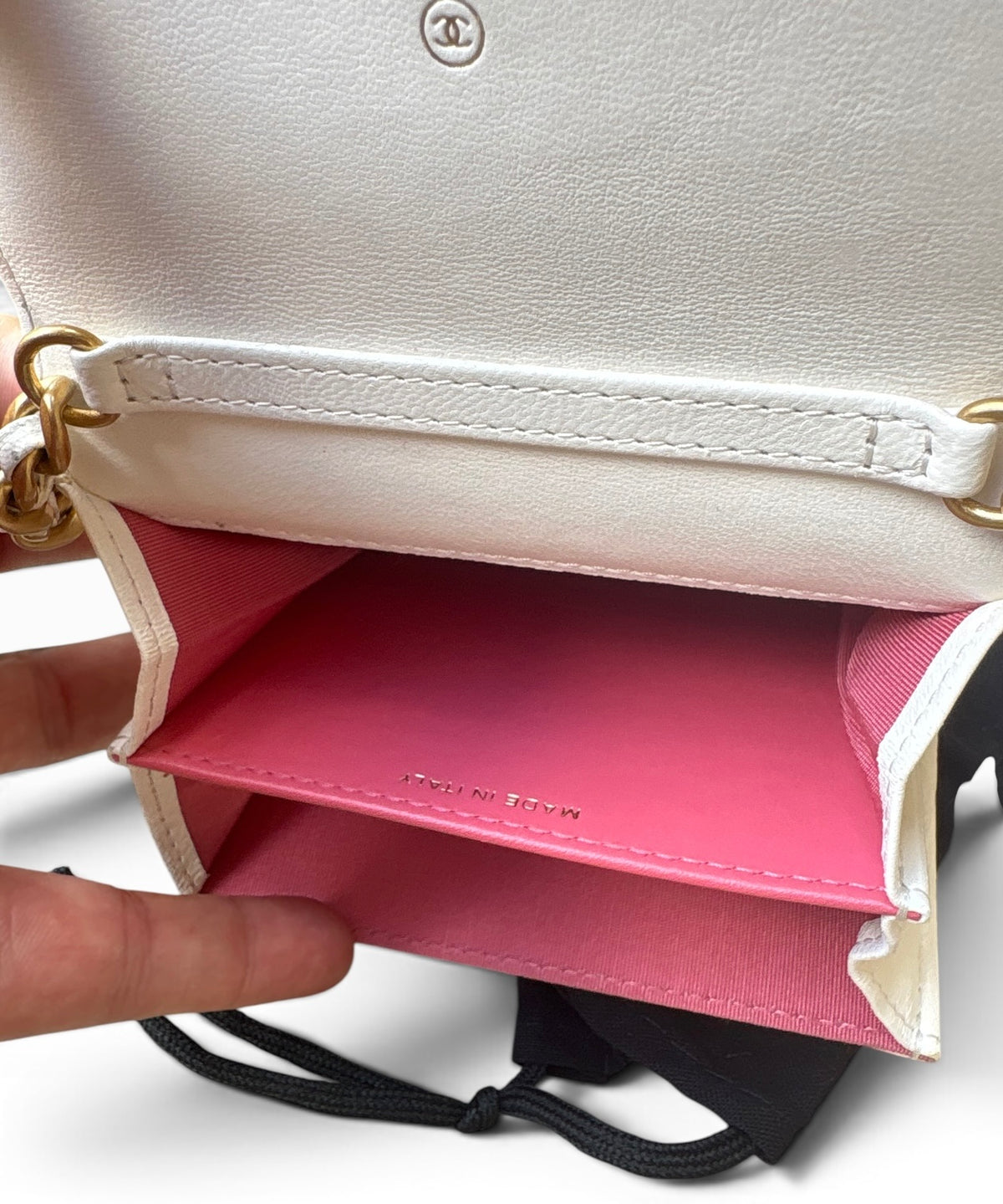 CHANEL 19 White O-Coin Purse Chain Crossbody product photograph 11 - VaultedVIP