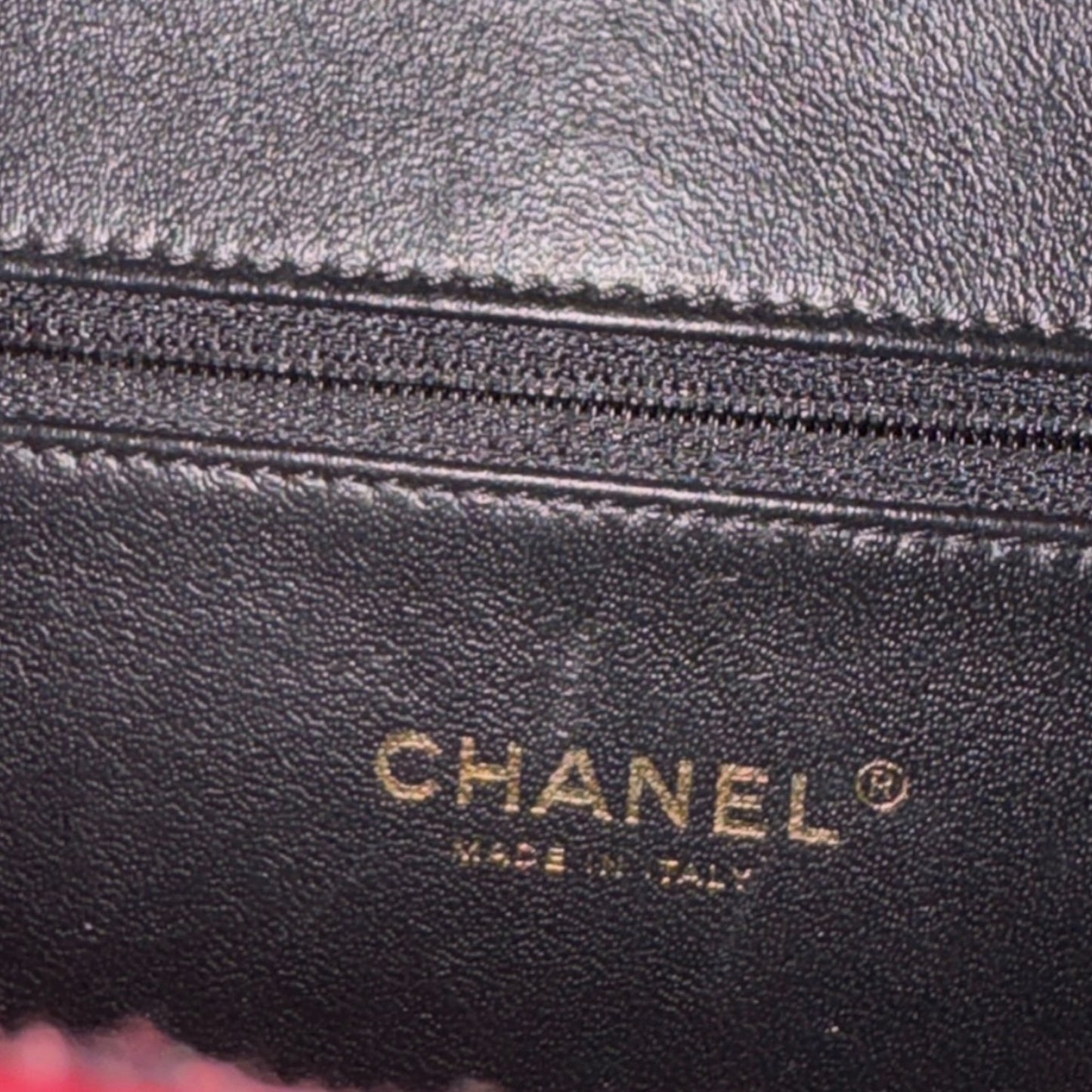 CHANEL CC Filigree Medium Vanity Case Burgundy Caviar 2019