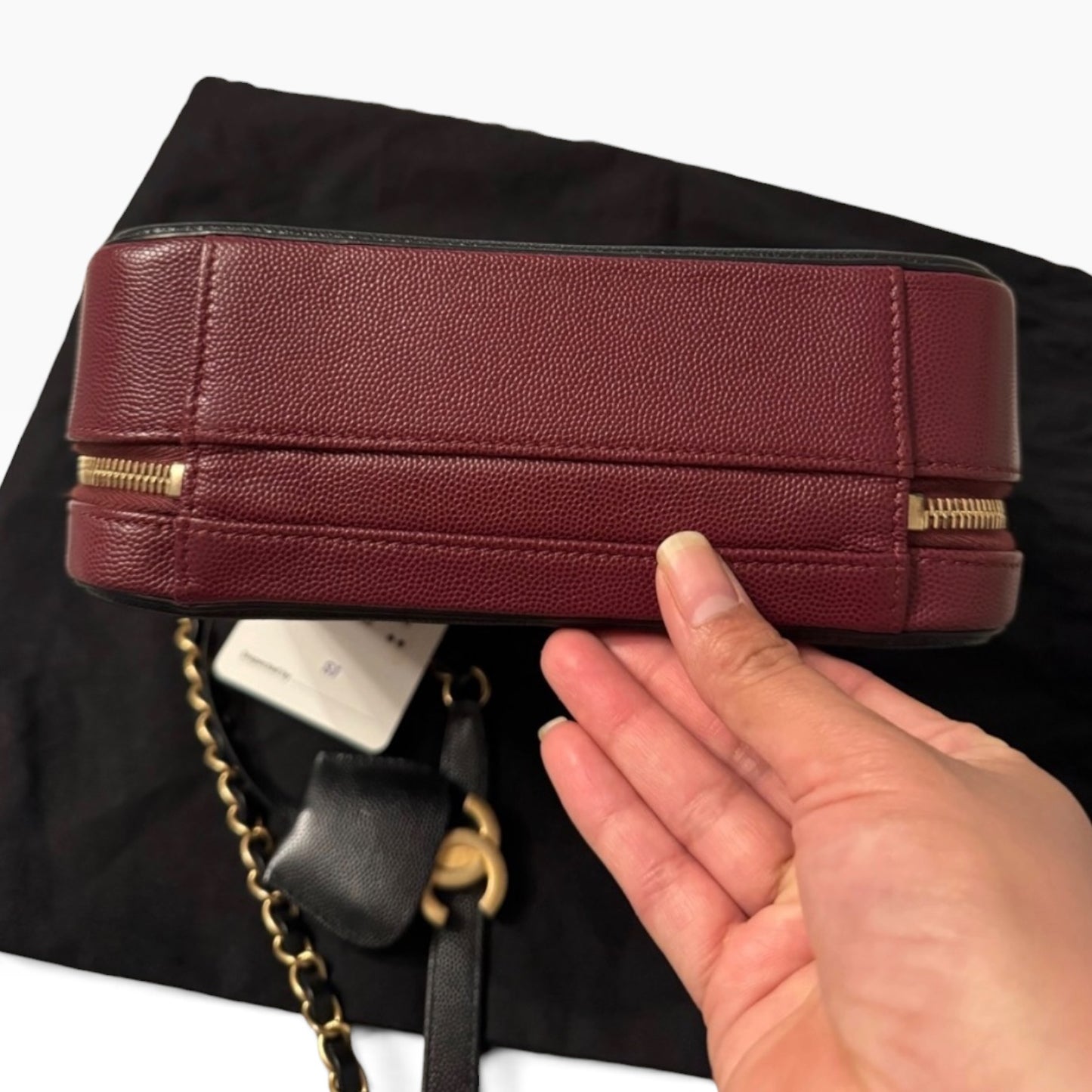 CHANEL CC Filigree Medium Vanity Case Burgundy Caviar 2019
