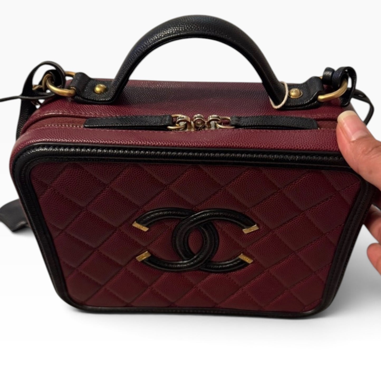 CHANEL CC Filigree Medium Vanity Case Burgundy Caviar 2019