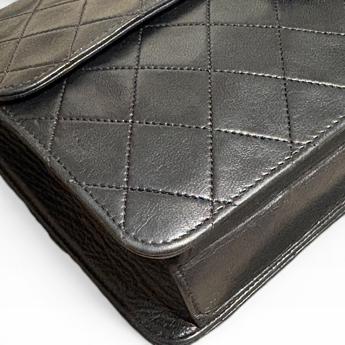CHANEL Vintage 1980s Black Lambskin Single Flap product photograph 8 - VaultedVIP