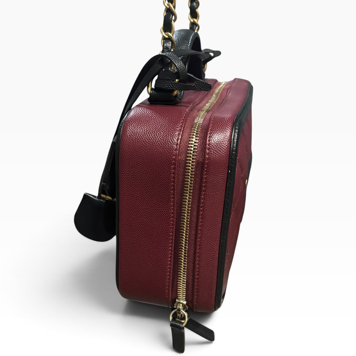 CHANEL CC Filigree Medium Vanity Case Burgundy Caviar 2019 product photograph 9 - VaultedVIP