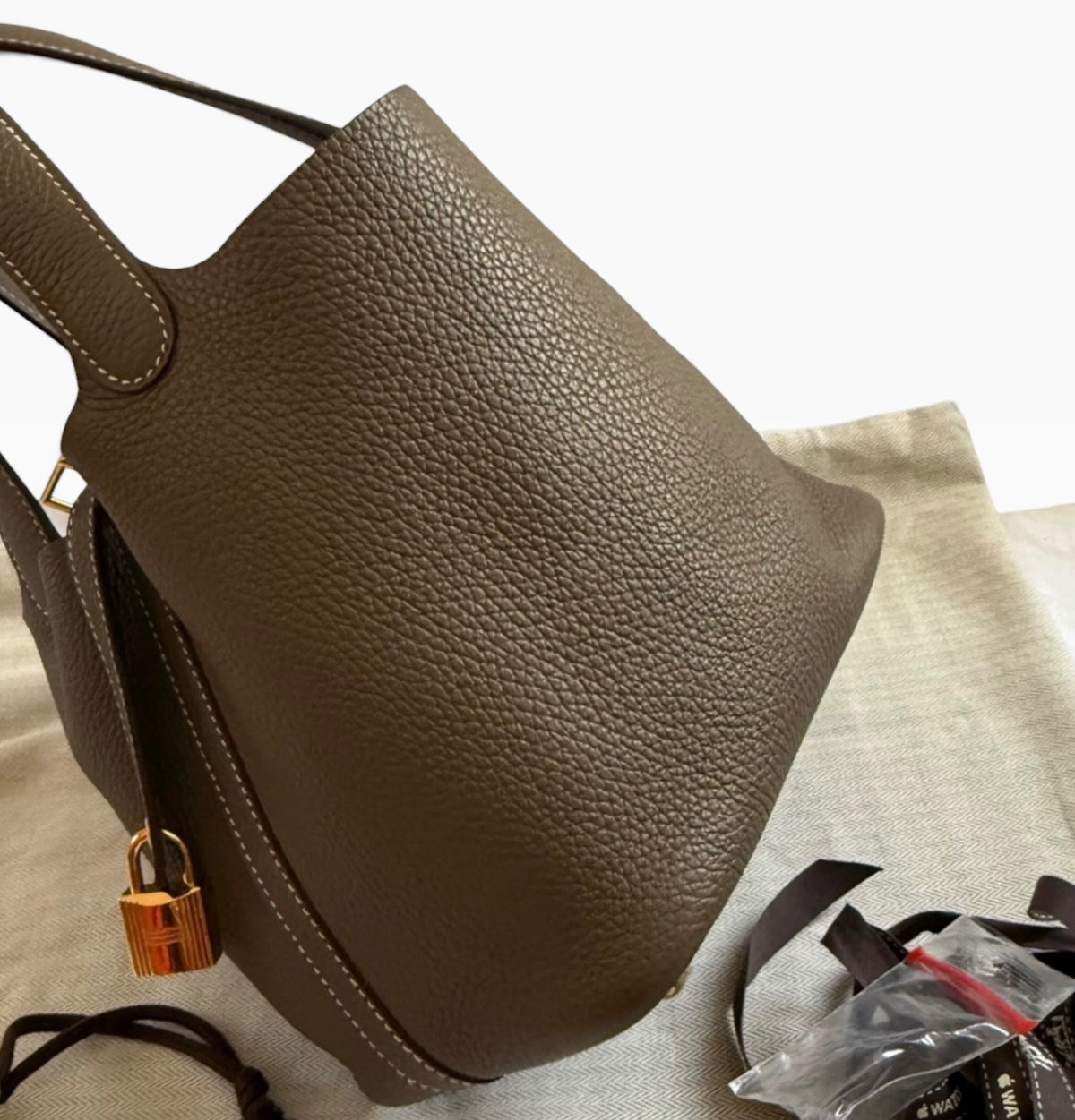 HERMES Picotin Lock 18 Etoupe Clemence Gold product photograph 8 - VaultedVIP