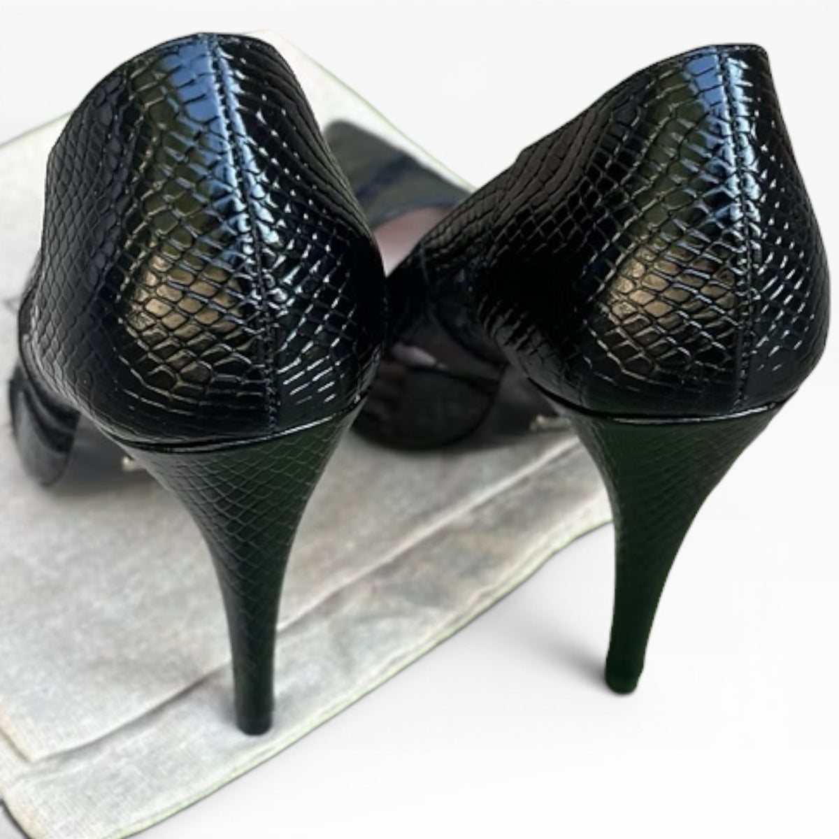 Gucci Black Python Embossed GG Mesh Pumps Size 37 product photograph 5 - VaultedVIP