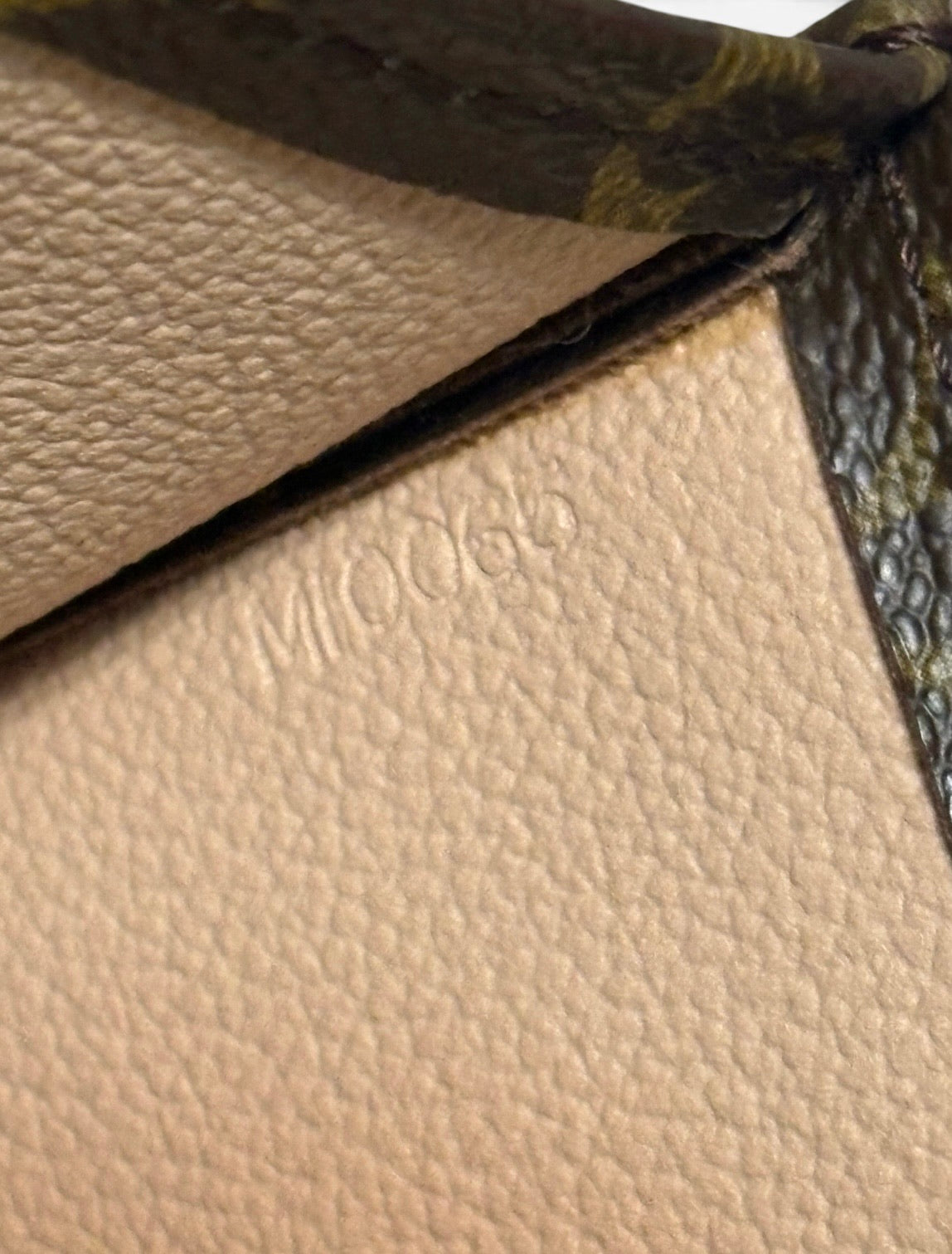 Louis Vuitton Vintage Monogram Sac Plat Tote product photograph 16 - VaultedVIP