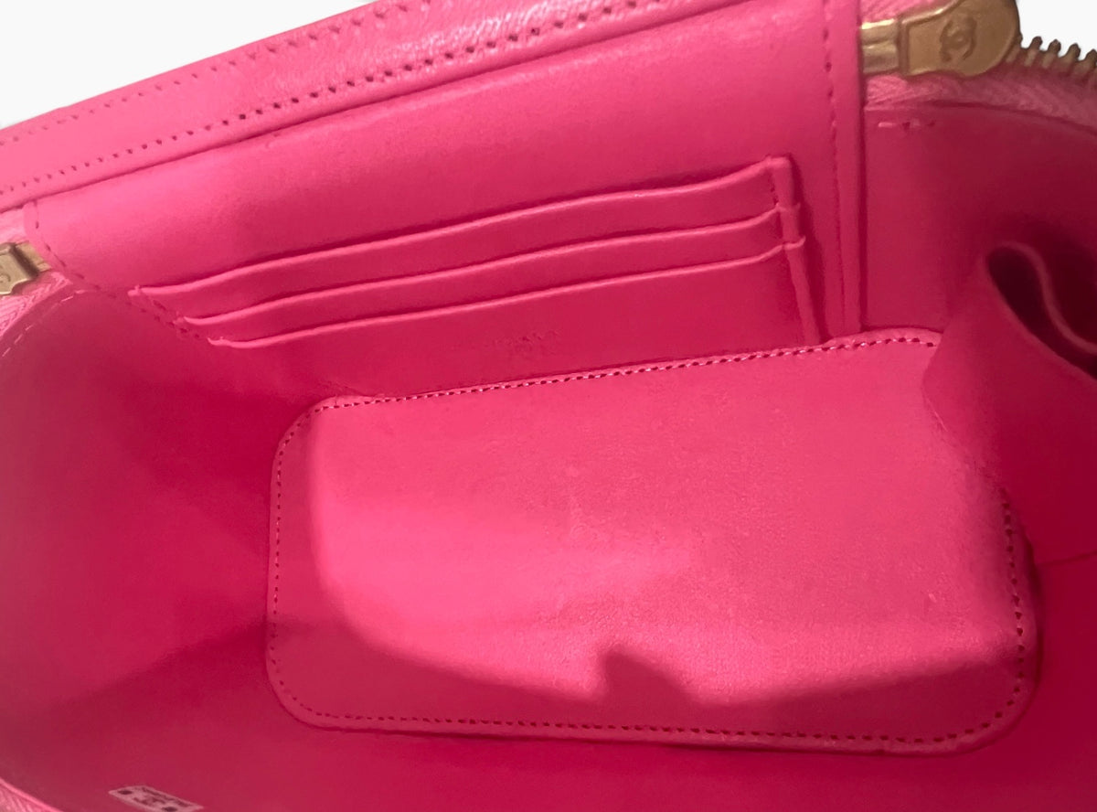 CHANEL Coco Hearts Small Vanity Pink Lambskin product photograph 9 - VaultedVIP