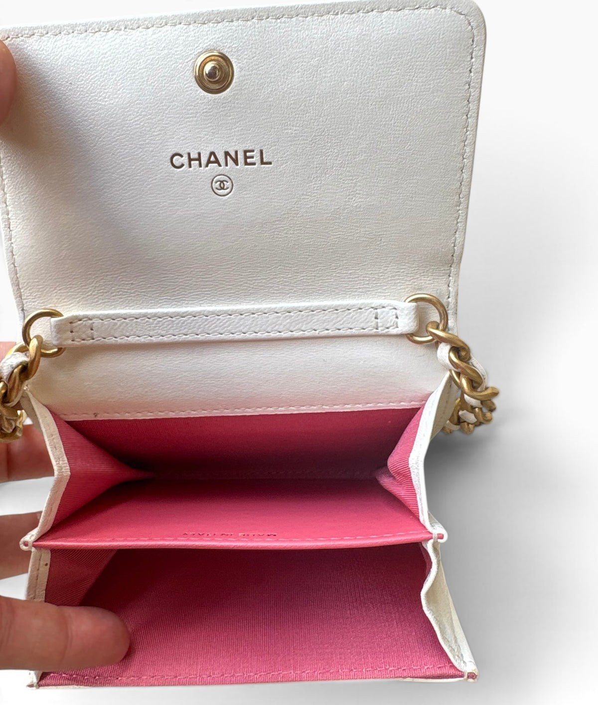 CHANEL 19 White O-Coin Purse Chain Crossbody product photograph 9 - VaultedVIP