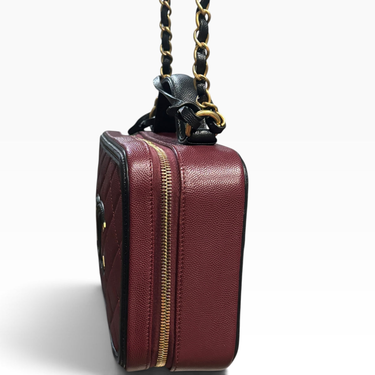 CHANEL CC Filigree Medium Vanity Case Burgundy Caviar 2019 product photograph 8 - VaultedVIP