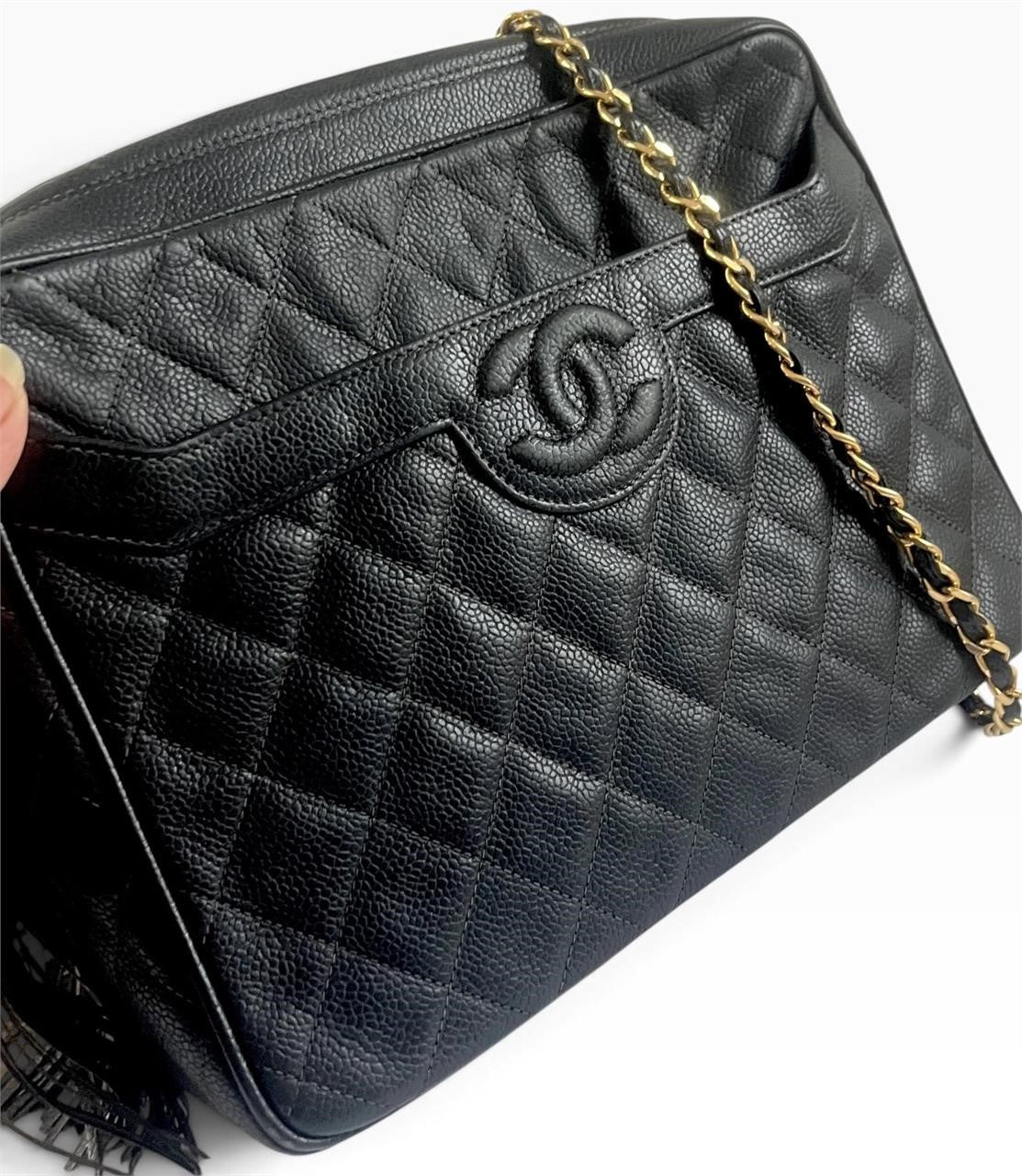 CHANEL Vintage Caviar Briefcase Tote Black Gold Hardware - photograph 6