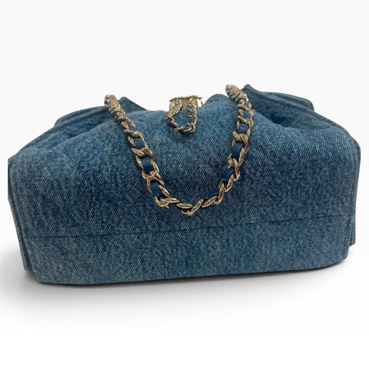 CHANEL 25 Blue Washed Denim Hobo Gold-Tone Hardware - photograph 7