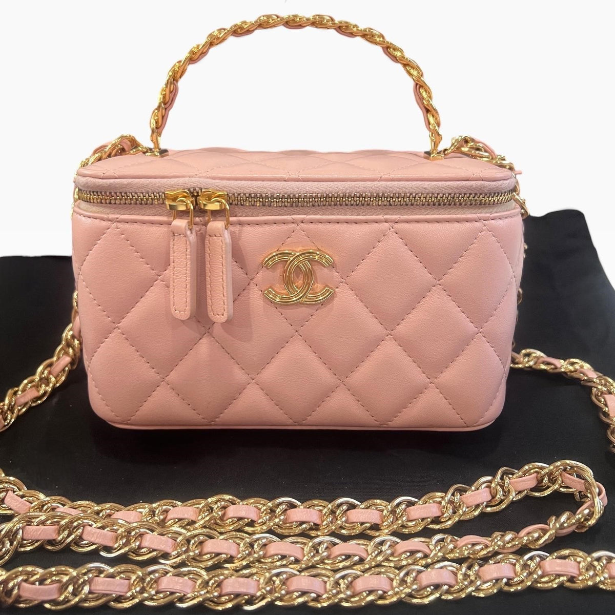 CHANEL Quilted Pink Lambskin Chain Top Handle Vanity Case - photograph 1