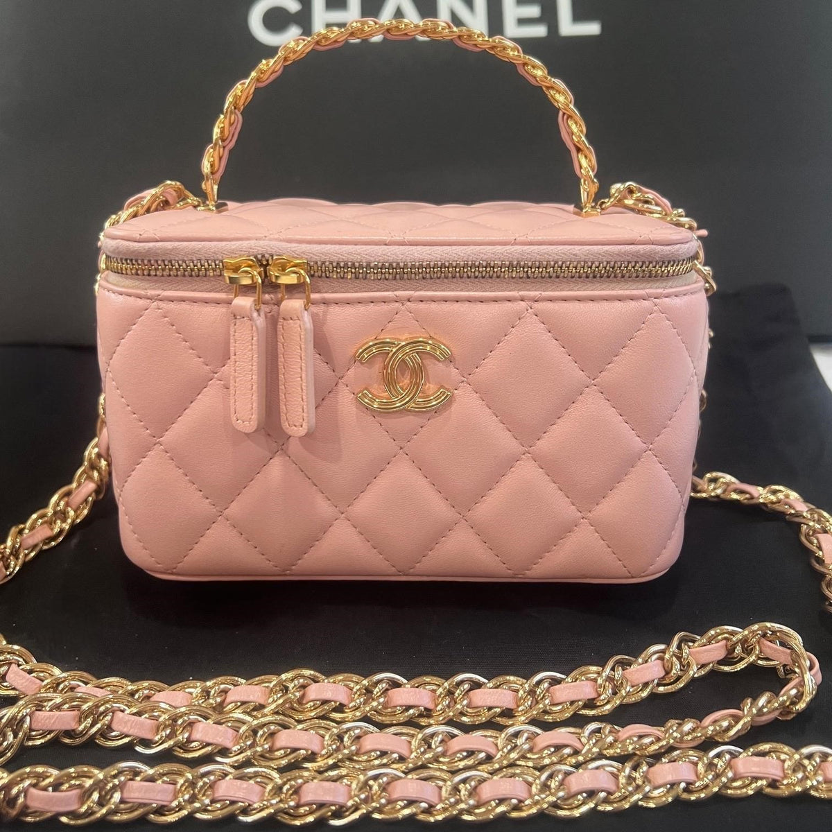 CHANEL Quilted Pink Lambskin Chain Top Handle Vanity Case - photograph 2
