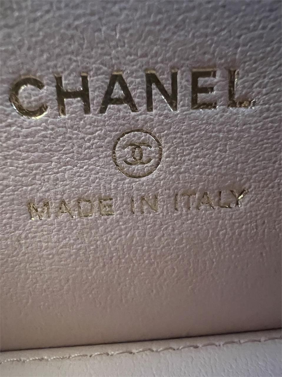 CHANEL Quilted Pink Lambskin Chain Top Handle Vanity Case - photograph 5