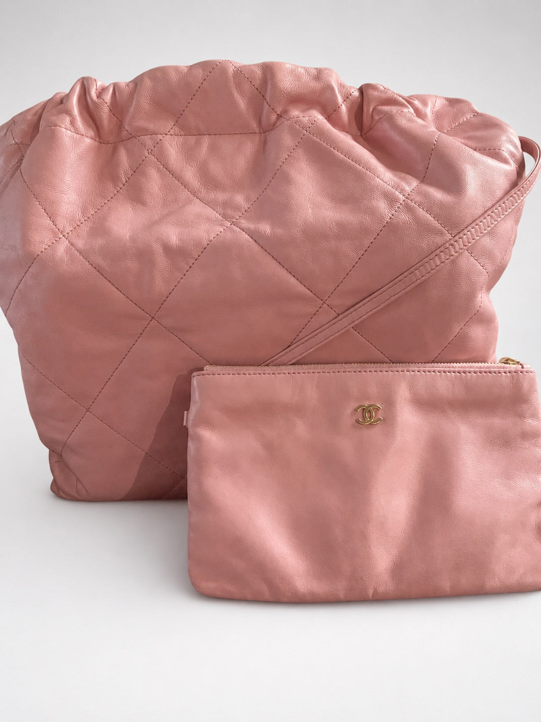 CHANEL 22 Medium Pink Shiny Calfskin Gold product photograph 5 - VaultedVIP