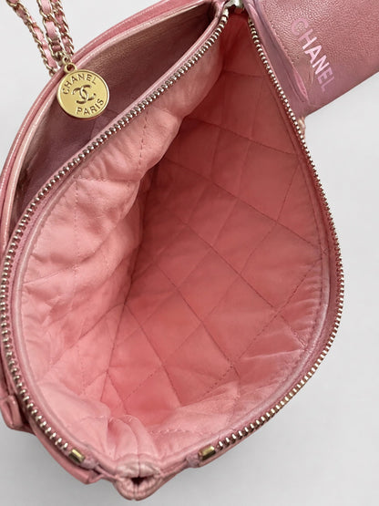 CHANEL 22 Medium Pink Shiny Calfskin Gold product photograph 8 - VaultedVIP