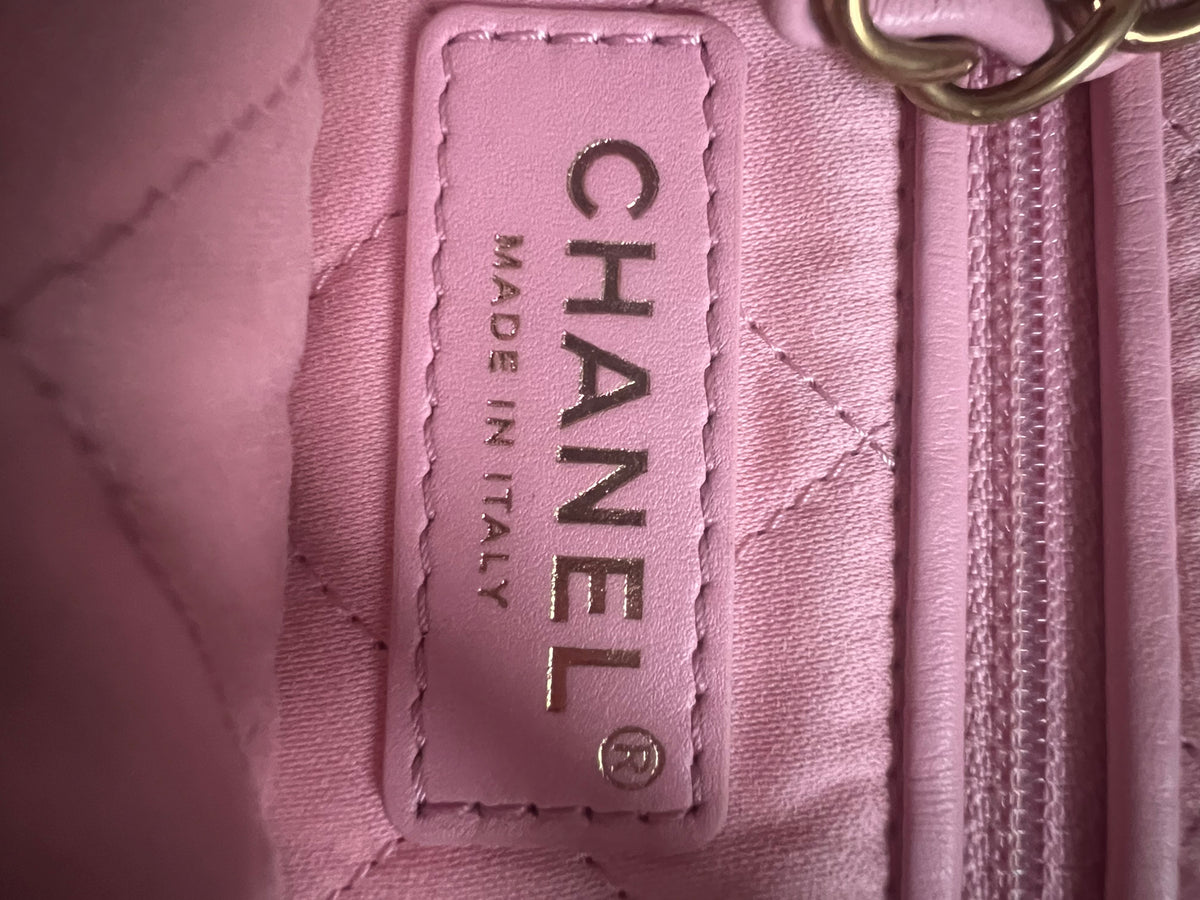CHANEL 22 Medium Pink Shiny Calfskin Gold product photograph 11 - VaultedVIP