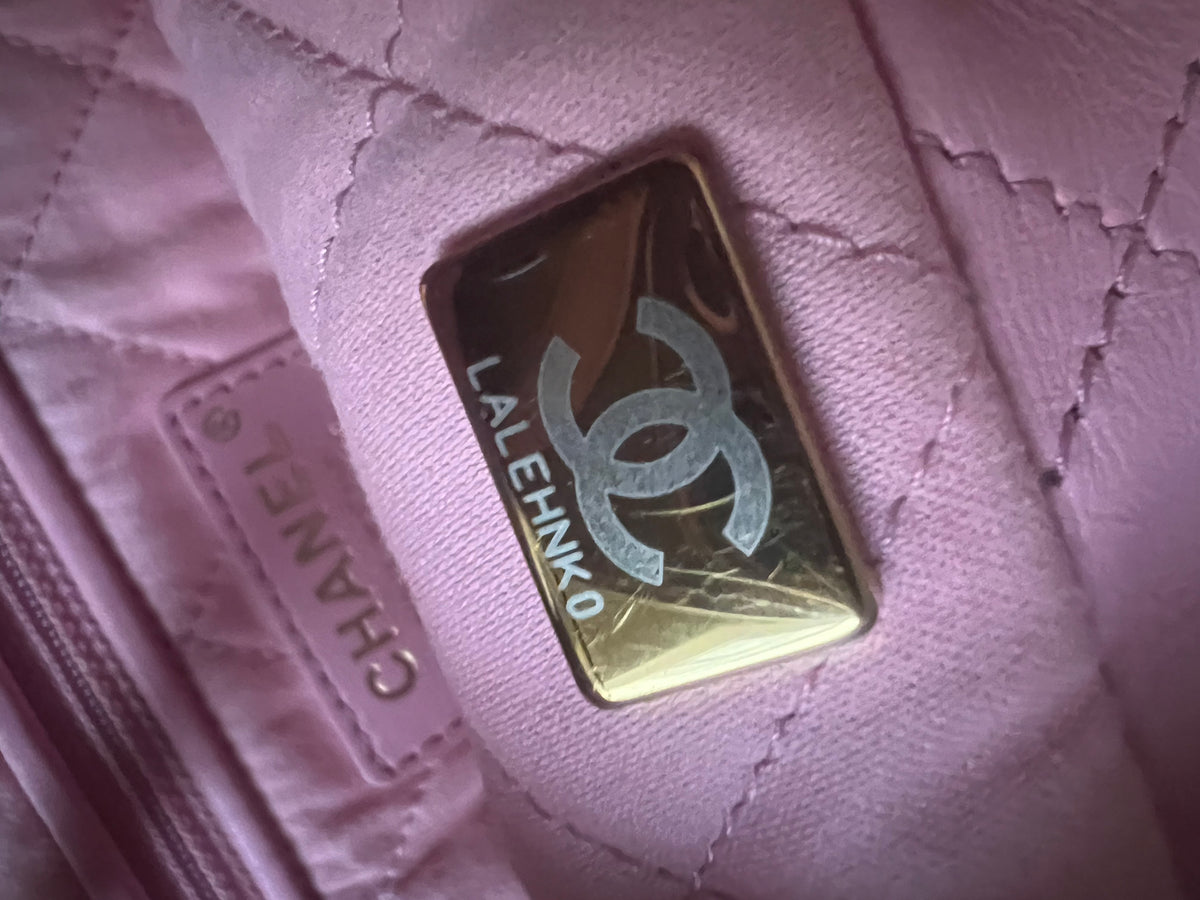 CHANEL 22 Medium Pink Shiny Calfskin Gold product photograph 12 - VaultedVIP